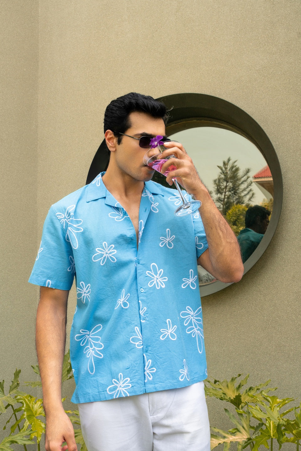 Box-Fit Floral Bloom Linen Shirt in Ocean Blue